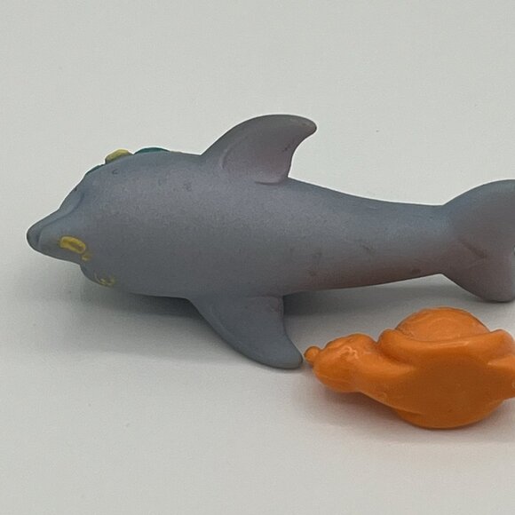 Littlest Pet Shop Sea World Dolly Dolphin On Her Dancing Waves 1995 LPS - Picture 3 of 11